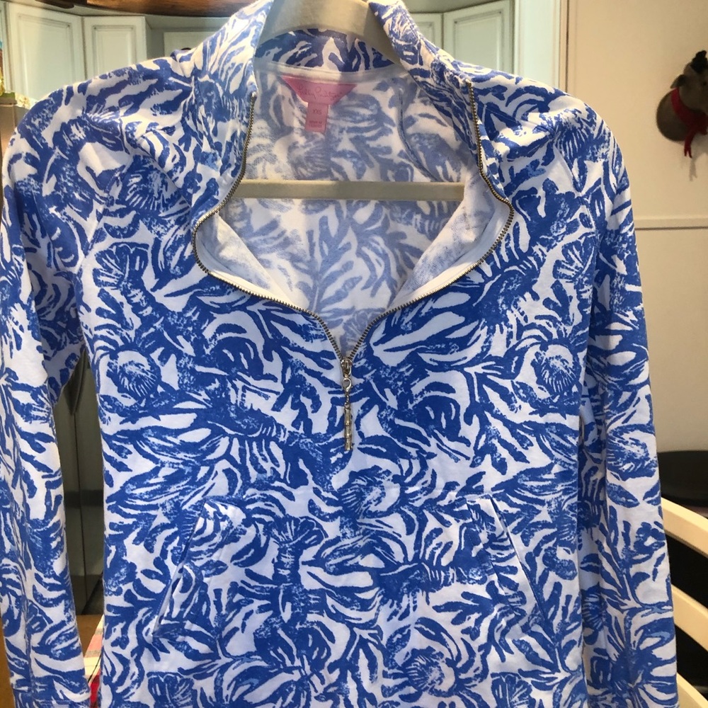 Lilly Pulitzer great condition women’s popover size XXS in blue lobster/crab